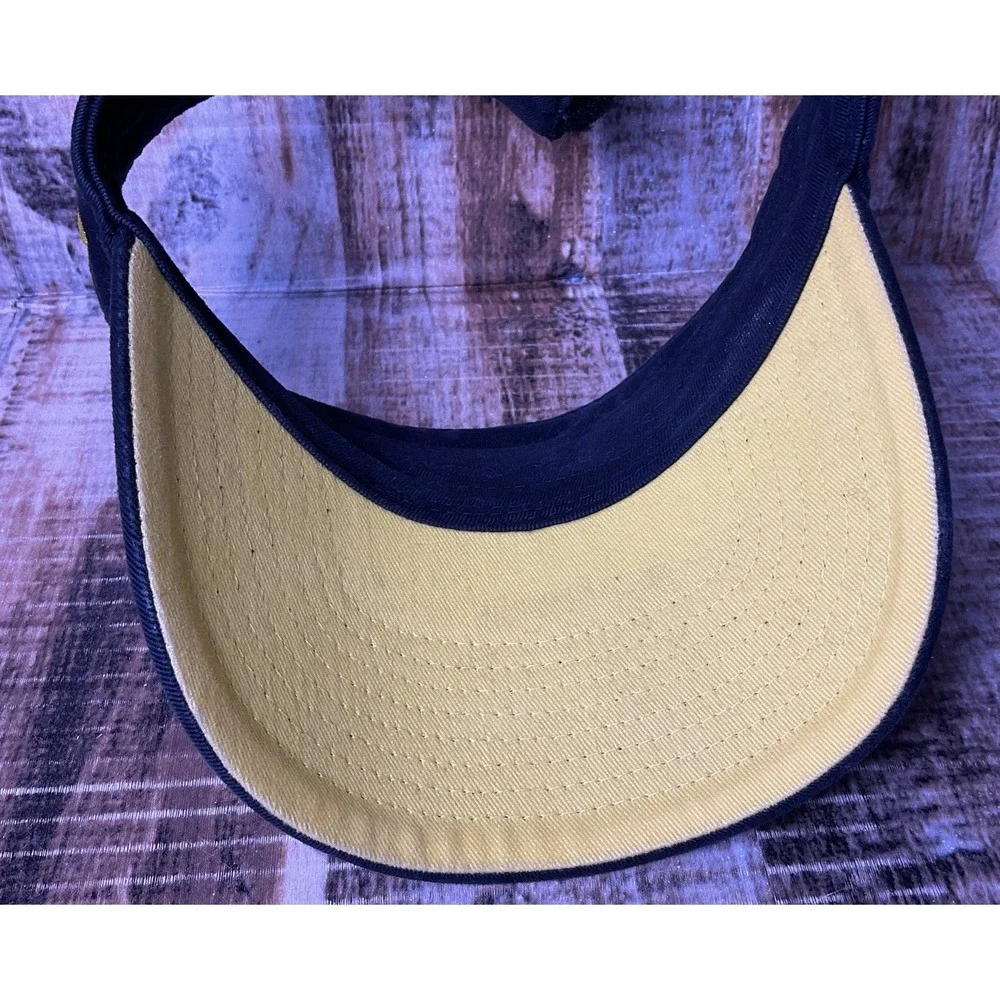 Livestrong Nike Visor Hat Cycling Workout Embroidered Black Adult